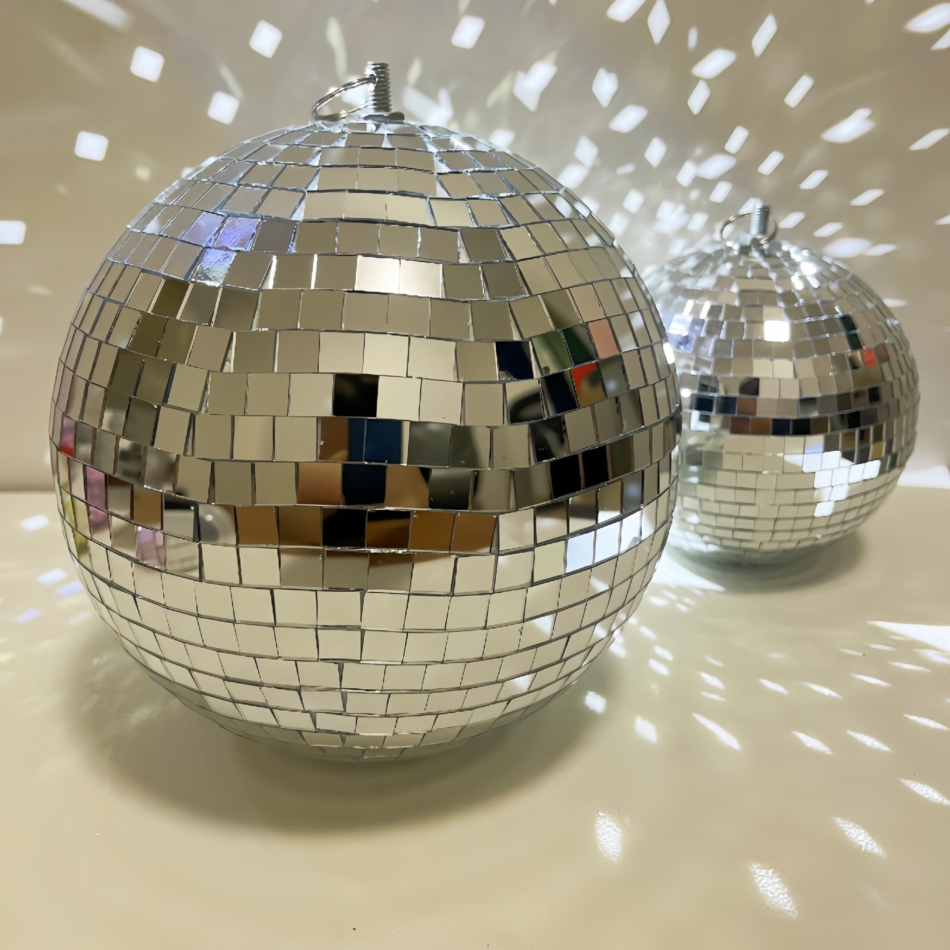 Sfera a Specchio da Discoteca  - Disco Ball Mirror recensione e prezzo